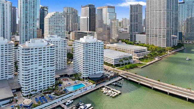 Foto del edificio - 801 Brickell Bay Dr