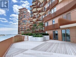 Building Photo - 155-155 Merchants' Wharf