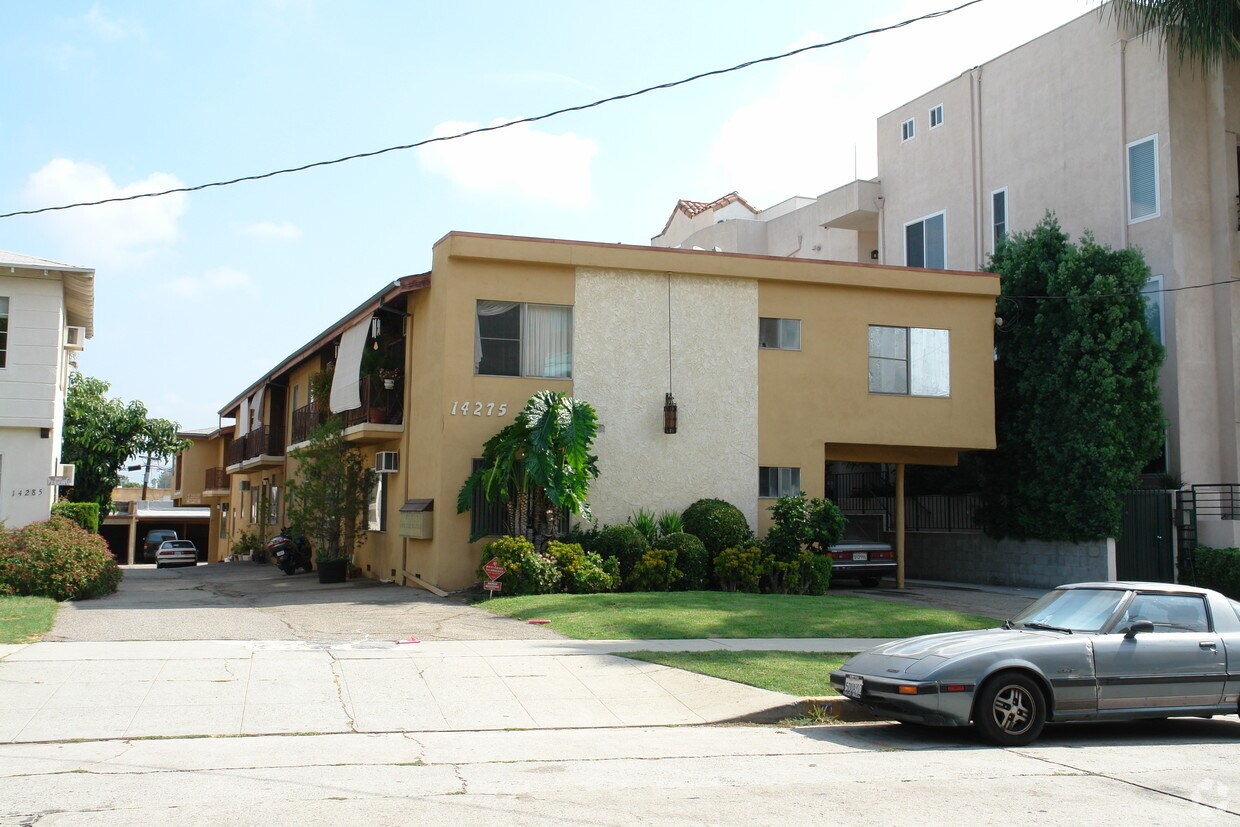 14275 Dickens St, Sherman Oaks, CA 91423 Apartments in Sherman Oaks