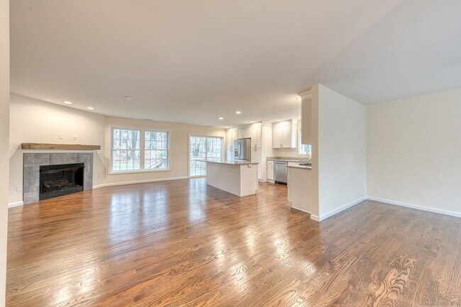 Building Photo - 43 Belvedere Dr