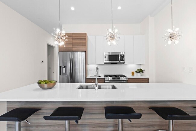 Building Photo - 159 W North Avenue Unit 601