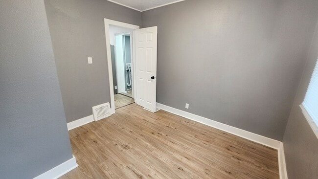 Building Photo - Cozy & Modern 2-Bedroom Home in the Heart ...