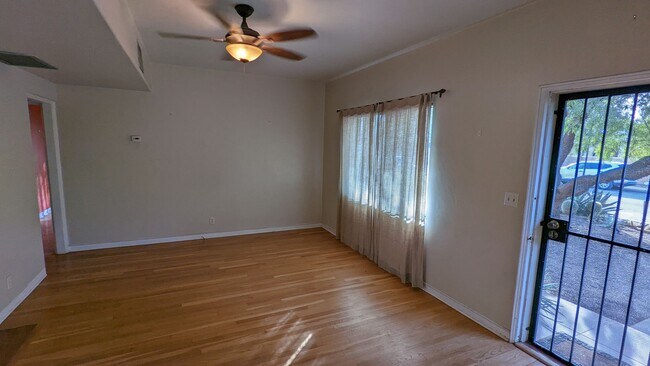 Building Photo - 1330 N Wilson Ave