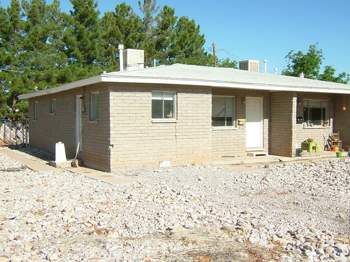 1801 N Florida Ave, Alamogordo, NM 88310 Townhome Rentals in