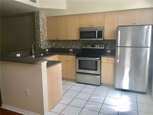 Building Photo - AVENTI AT AVENTURA