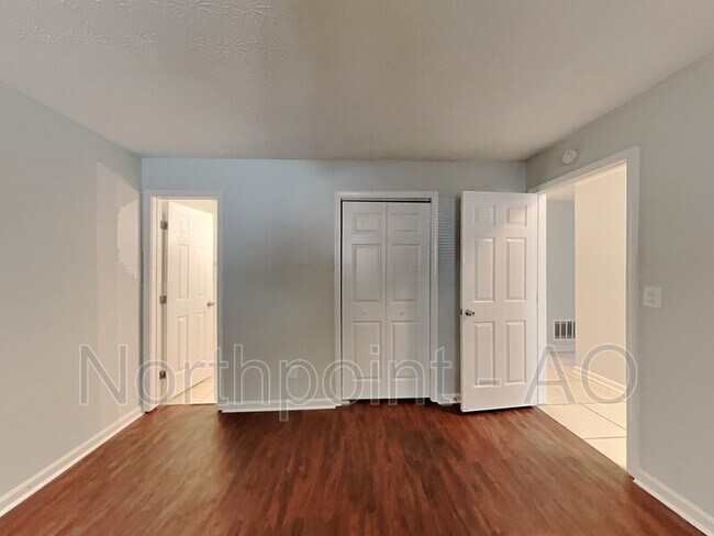 Building Photo - 5407 Glen Haven Dr