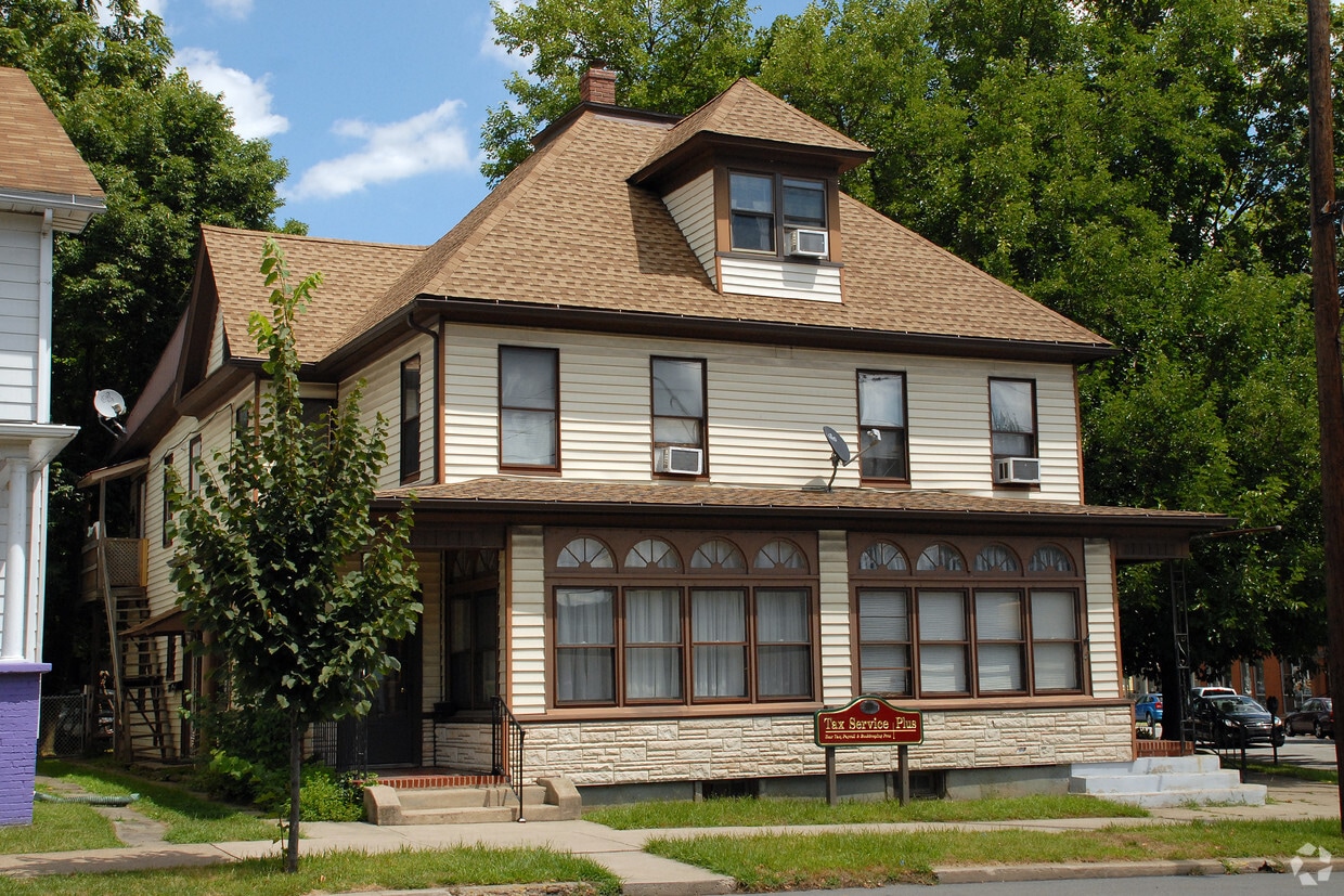 459461 East St, Bloomsburg, PA 17815 Apartments in Bloomsburg, PA