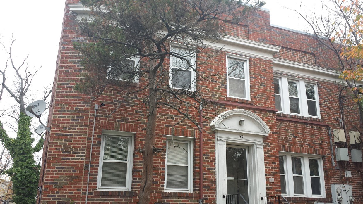 Primary Photo - 45 Missouri Ave NW