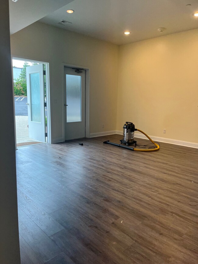 Building Photo - 506 Boston Post Rd