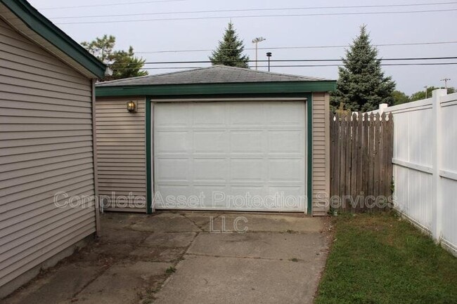 Foto del edificio - 7752 Catalpa Ave