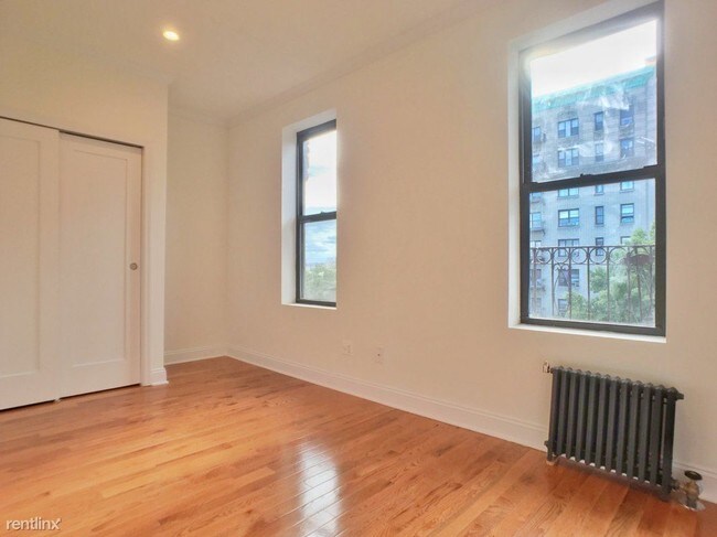Foto del edificio - 4 br, 1.5 bath Apartment - 580 W 161st St