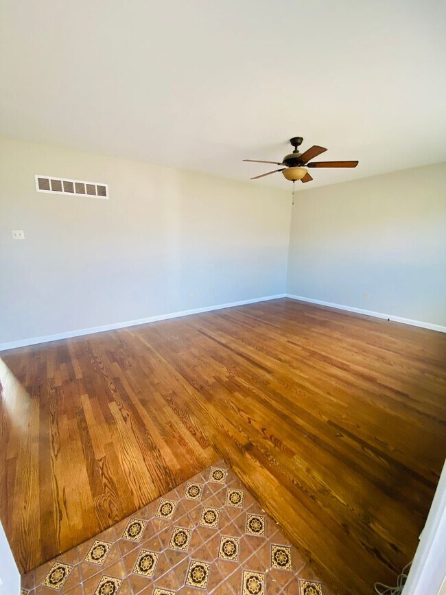Foto del edificio - Must See - 3bd/1.5ba Florissant House