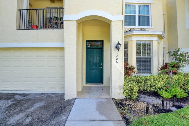 Building Photo - 1206 Belmont Pl