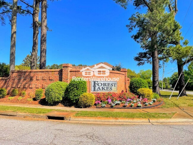 Foto del edificio - 804 Walnut Forest Ct