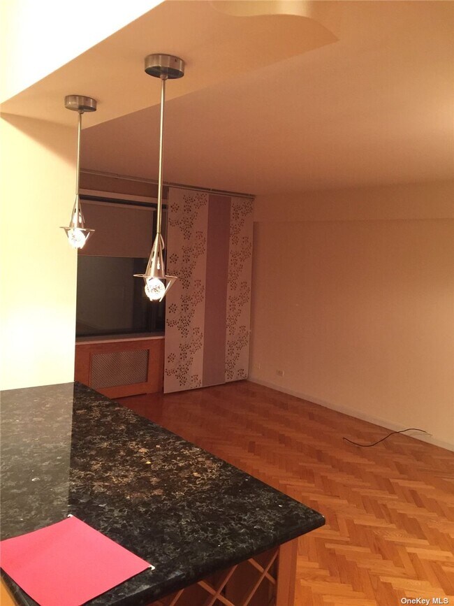 Foto del edificio - 98-40 64th Ave