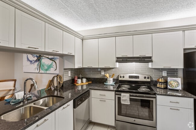 2 habitaciones, 2 baños - 1200 pies cuadrados - Cocina - Rosemont Royal Palm