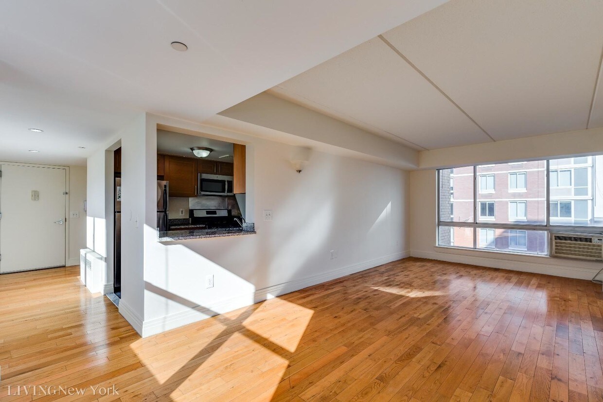 Primary Photo - 200 Schermerhorn St