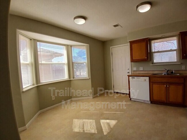 Foto del edificio - 1100 N Noland Rd