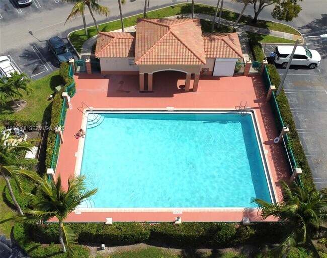 Building Photo - 2920 SE 13th Ave