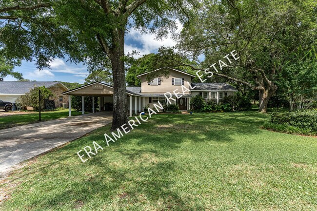 Foto del edificio - 631 Country Club Ave NE