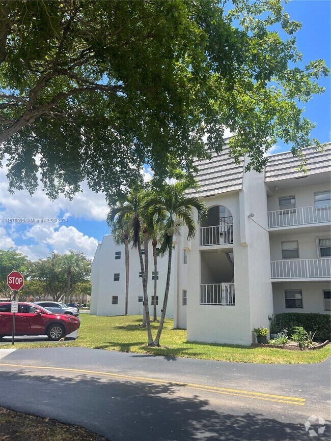 Cheap Sunrise Lakes Phase 2 Apartments for Rent Sunrise, FL 16