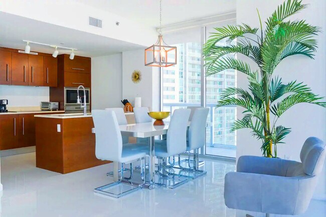 Foto del edificio - 485 Brickell Ave