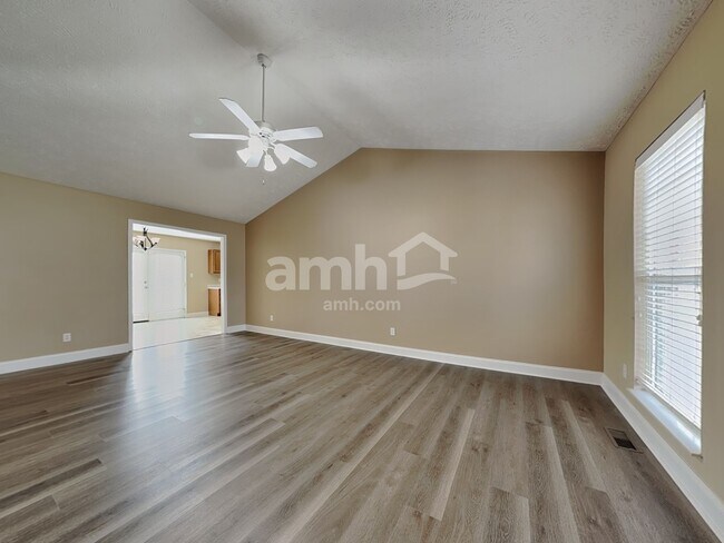 Foto del edificio - 112 Rouen Ct