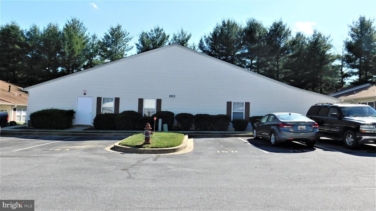 Primary Photo - 1815 Vincenza Dr
