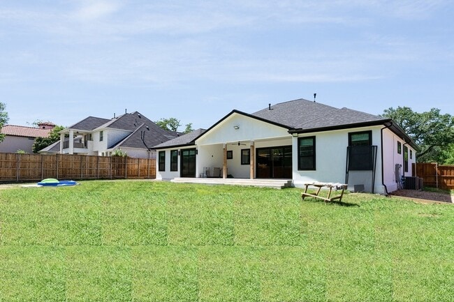 Foto del edificio - 6254 Linden Ln