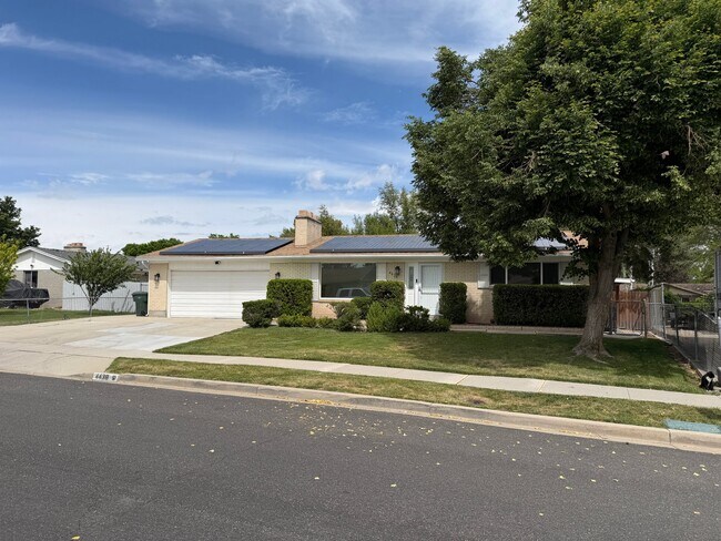 Building Photo - 4438 Losee Dr