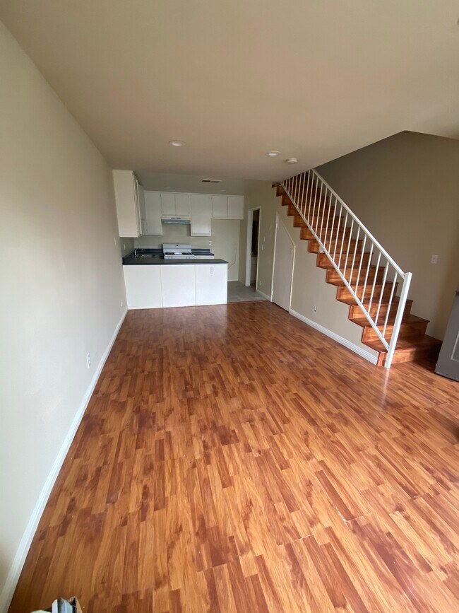 Foto del edificio - 10441 McVine Ave