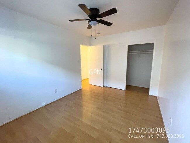 Foto del edificio - 514 W Huntington Dr