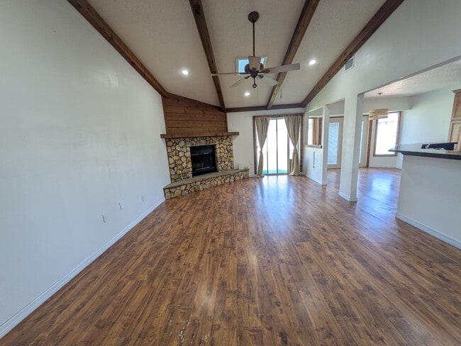 Foto del edificio - 4537 Malik Cresent