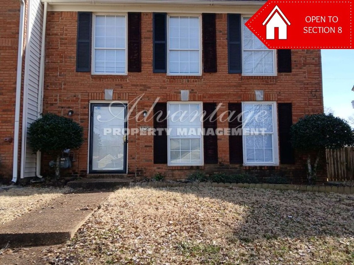 Foto principal - Spacious 3 bed 2.5 bath home - Hickory Rid...