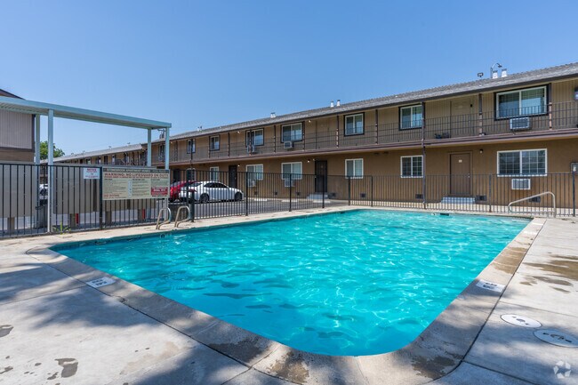 Piscina - Stonebrook Apartments