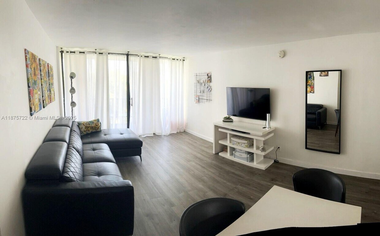 Foto principal - 3101 N Country Club Dr