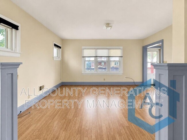 Building Photo - 3571 E 108th St