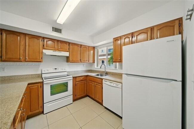 Building Photo - 14907 SW 80th St