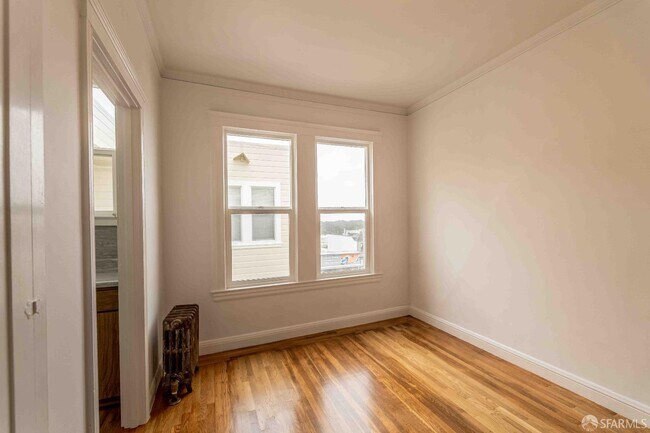 Foto del edificio - 695 35th Ave