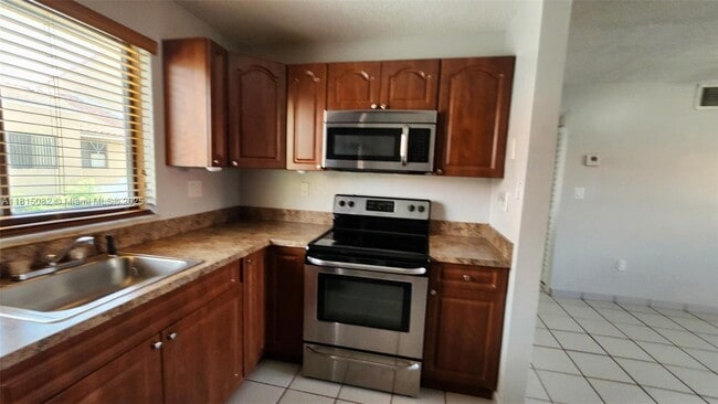 Foto del edificio - 2740 W 61st St