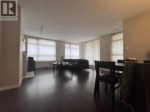 Building Photo - 8120 Lansdowne Rd