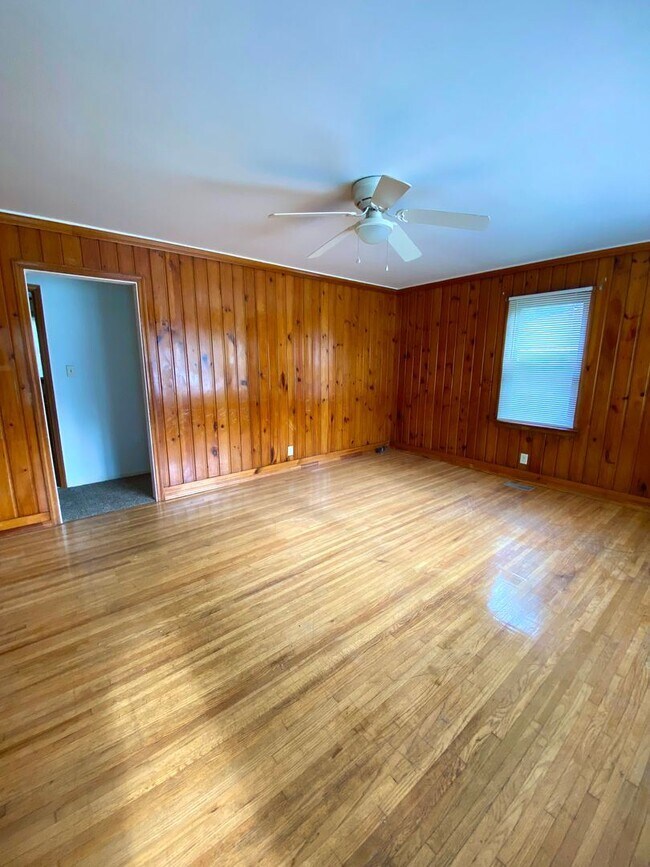 Building Photo - 2 br, 1 bath House - 2025 S 19th St