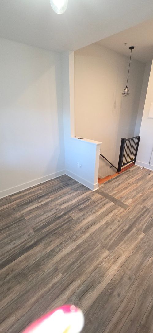 Building Photo - 126 6th St NE