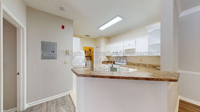 Foto del edificio - 10000 Gate Pkwy N