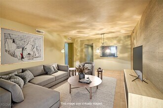 Building Photo - 2121 Collier Ave