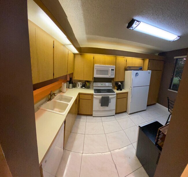 Foto del edificio - 2741 Village Blvd