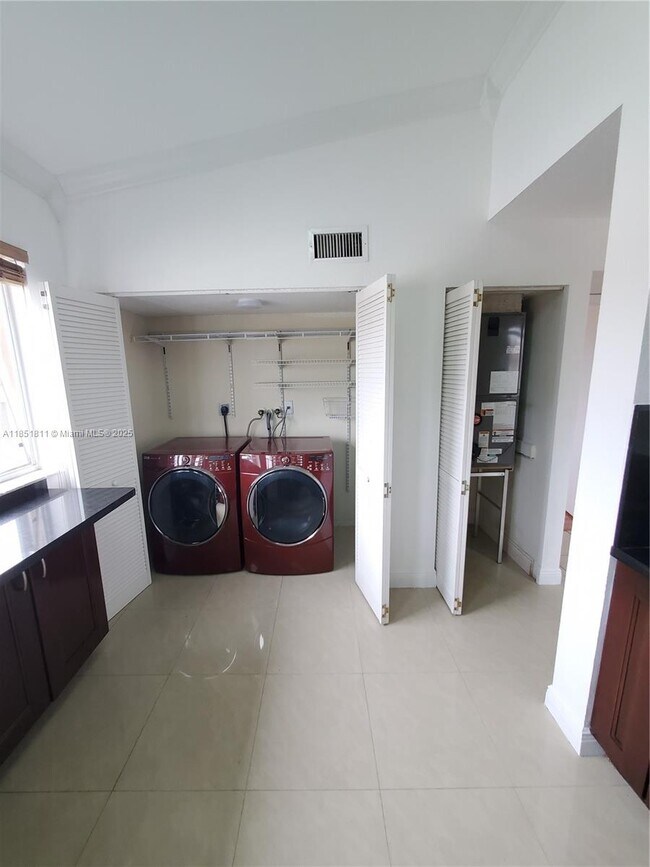 Foto del edificio - 6416 SW 131st pth