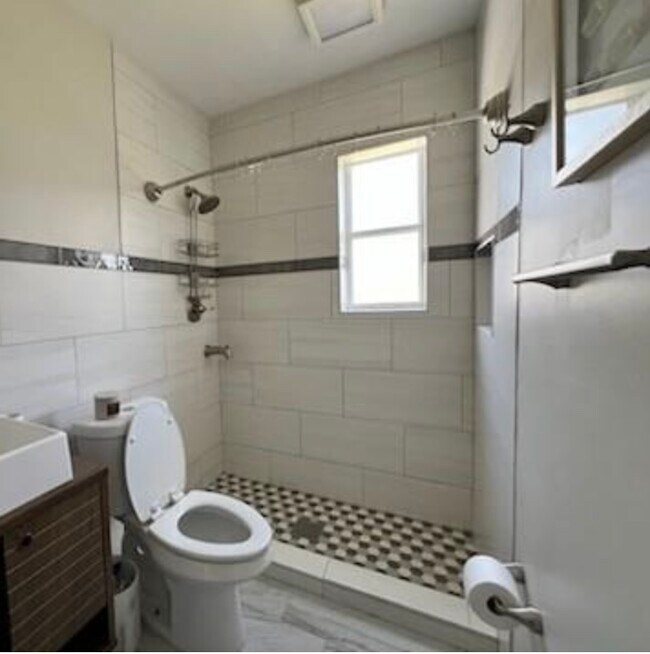 Building Photo - 7415 SW 31st St