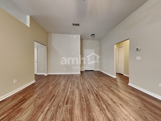 Building Photo - 1927 River Rock Rd