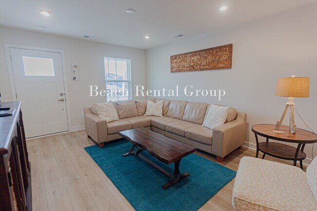 Building Photo - Furnished Townhouse in Gated Community
